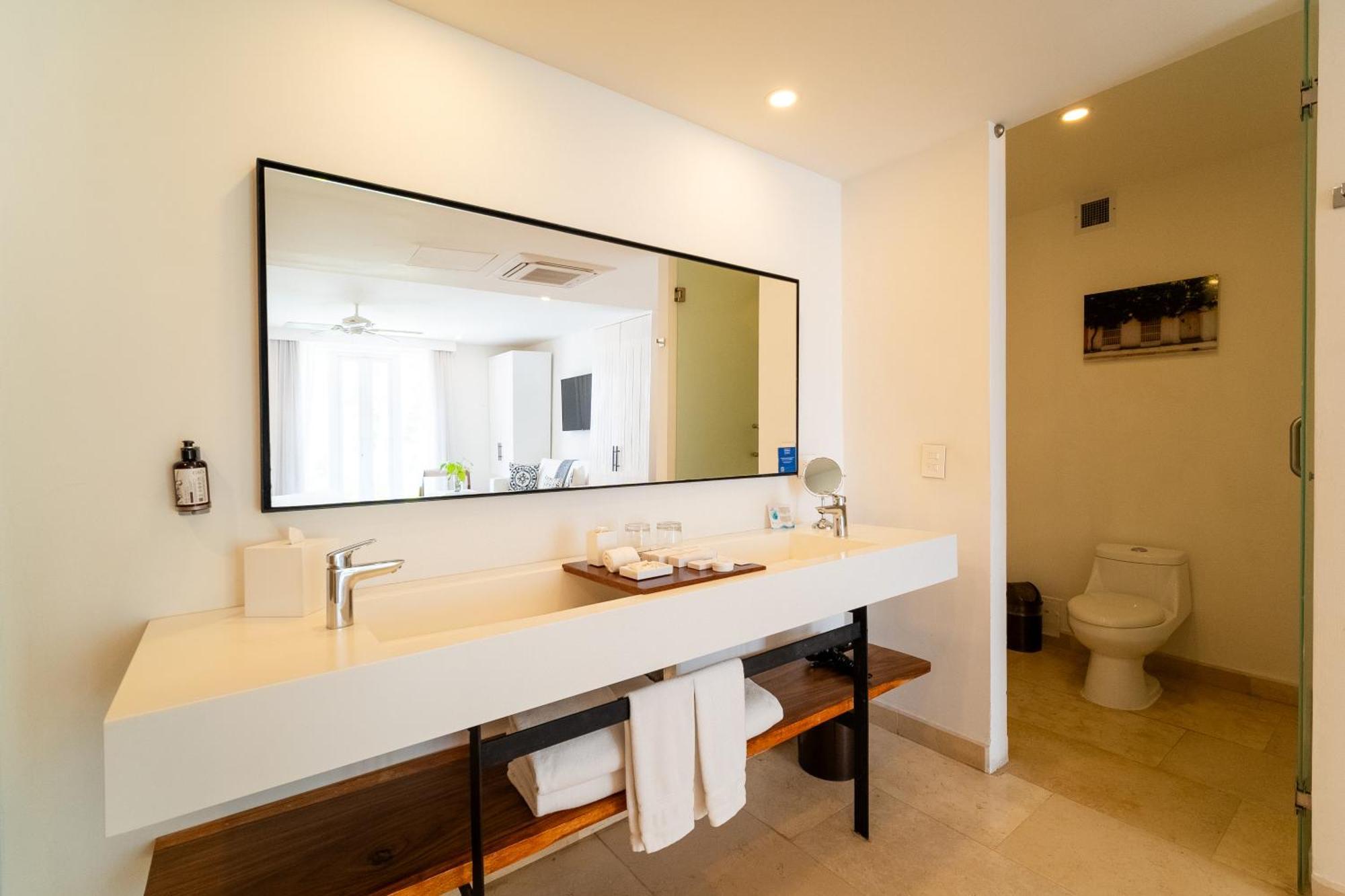 Nacar Hotel Cartagena, Curio Collection By Hilton Екстериор снимка